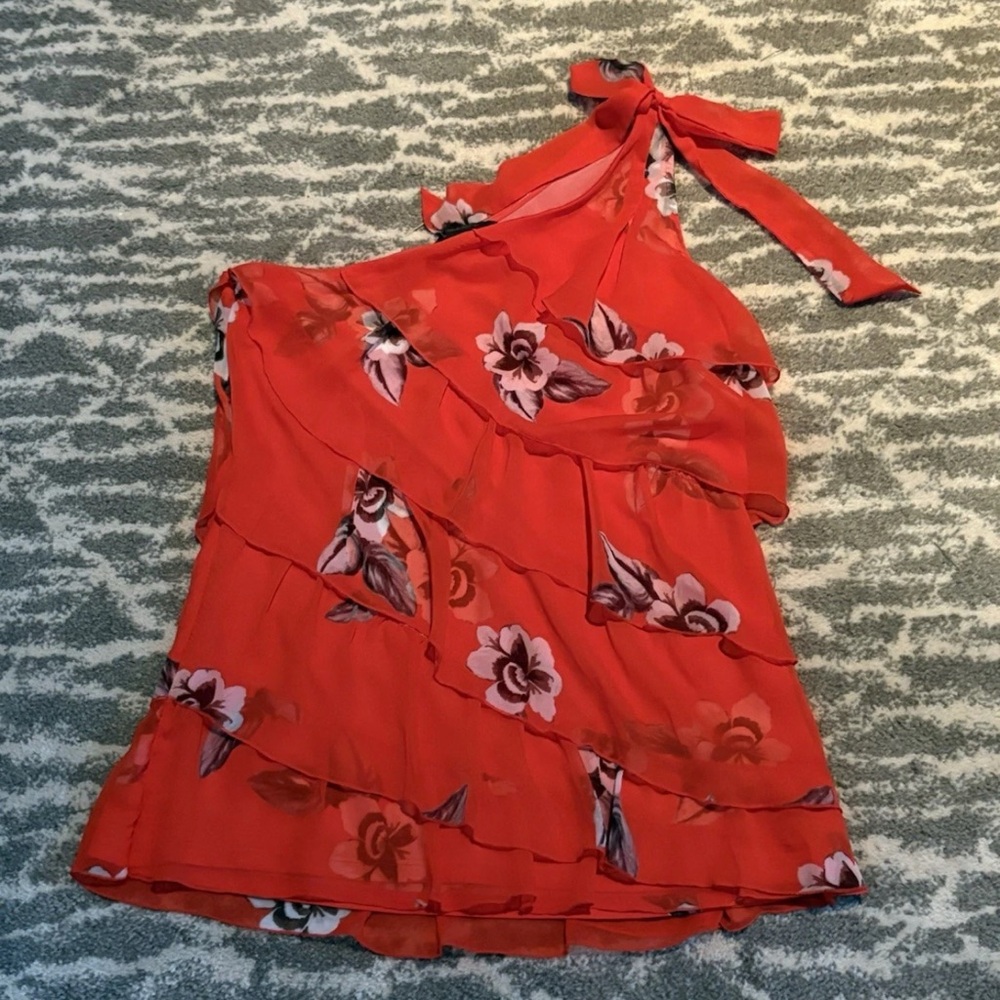 White House Black Market One Shoulder Floral Ruffle Top small vintage